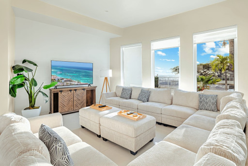 It immediately feels like home. Find your place on the comfy sofa, get your favorite drinks and snacks and enjoy a fun movie night in this upscale setting.