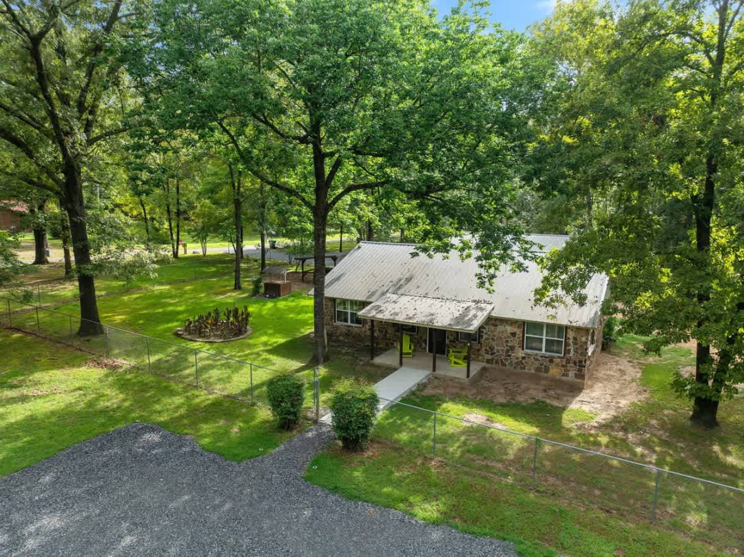 Book your stay at Quaint Hideaway for a peaceful, memorable, and family-friendly vacation!